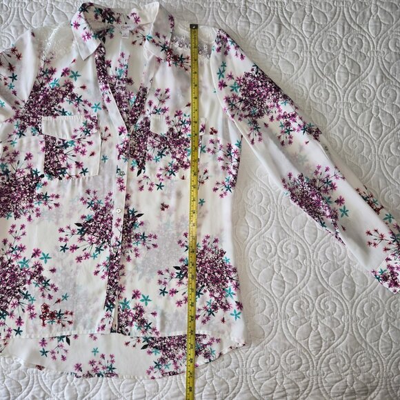 Candie's Floral and Lace Button Up Blouse in a Misses size Small - Picture 10 of 13